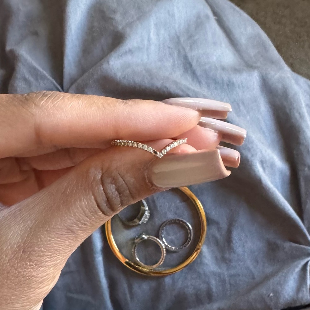 pandora wishbone ring missing a stone ring size 5